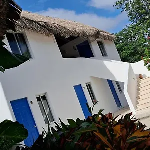Mykonos Inn